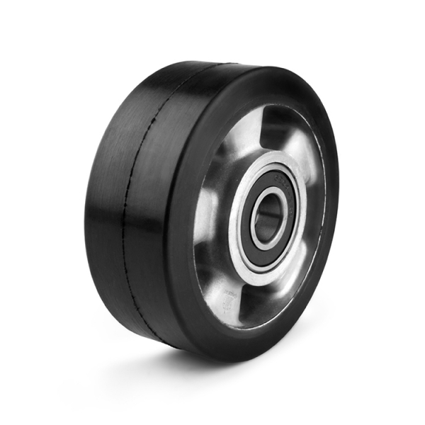 Колесо з еластичної гуми, чорного кольору.